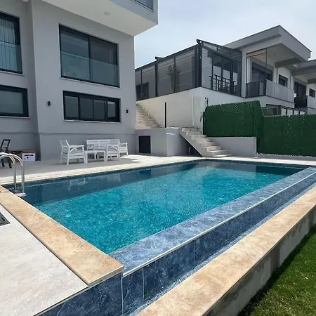Villa Peak *